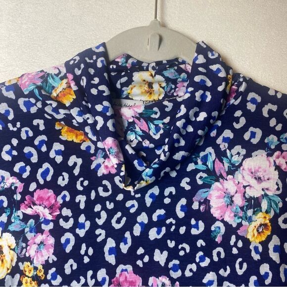 White Birch Blue/Floral Design Body Suit Size Medium - Picture 5 of 10